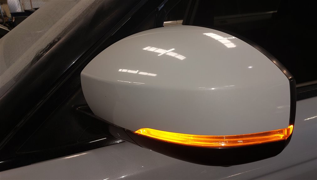 Thumbnail 2: 16-17 ROVER SPORT L494 LEFT PFOLD MEMORY BLIND SPOT CAMERA DOOR MIRROR (White)