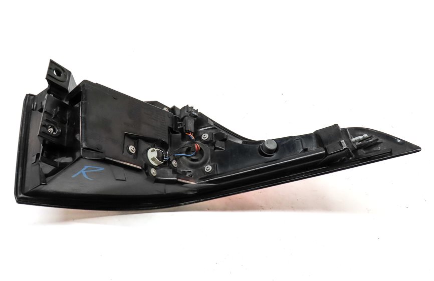 Thumbnail 6: 14-17 RANGE ROVER SPORT L405 L494 REAR RIGHT PASSENGER UPPER QUARTER TAILLIGHT