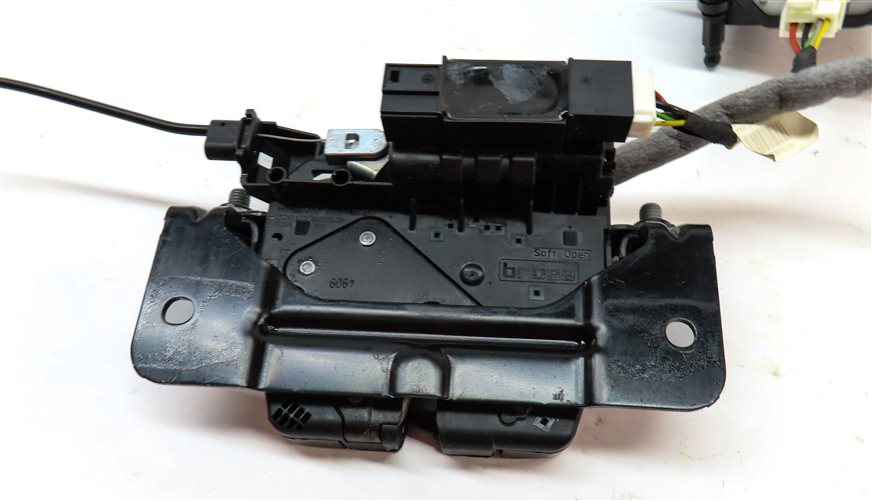 Thumbnail 7: 2010 BMW 535IGT (F07) REAR TRUNK LID SOFT CLOSE LOCK LATCH ACTUATOR