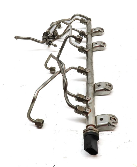 Thumbnail 5: 2010 BMW 535IGT (F07) 3.0L (N55) ENGINE FUEL RAIL w/ LINES & PRESSURE SENSOR