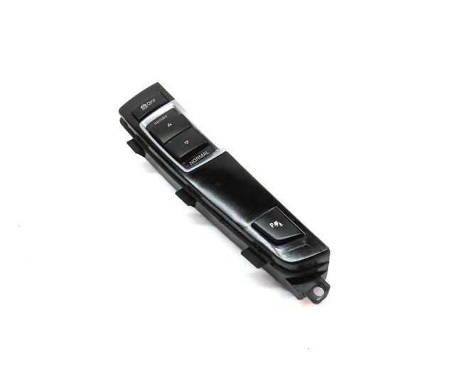 Thumbnail 1: 2010 BMW 535IGT (F07) DRIVER PARK ASSIST PDC TRACTION CONTROL SWITCH PANEL