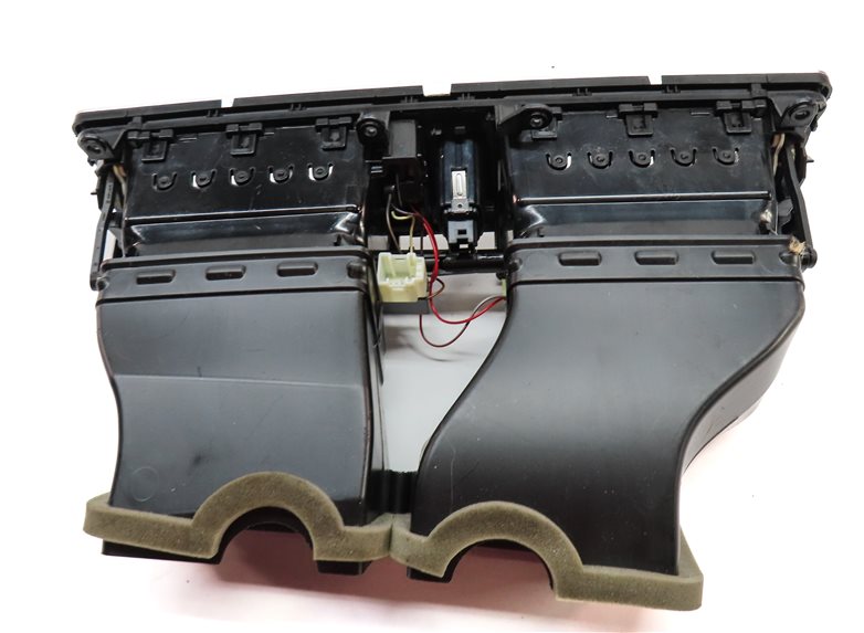 Thumbnail 6: 2010 BMW 535IGT (F07) FRONT CENTER DASH HEAT AIR AC HVAC DUAL VENT (Black)