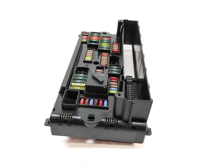 Thumbnail 5: 2010 BMW 535IGT (F07) 3.0L (N55) ENGINE FRONT POWER DISTRIBUTION FUSE PANEL BOX