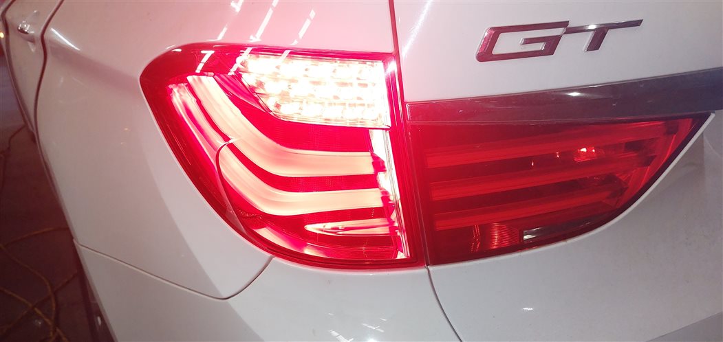 Thumbnail 2: 2010-2013 BMW 535iGT 550iGT (F07) LEFT DRIVER OUTER TAILLIGHT BRAKE LIGHT LAMP