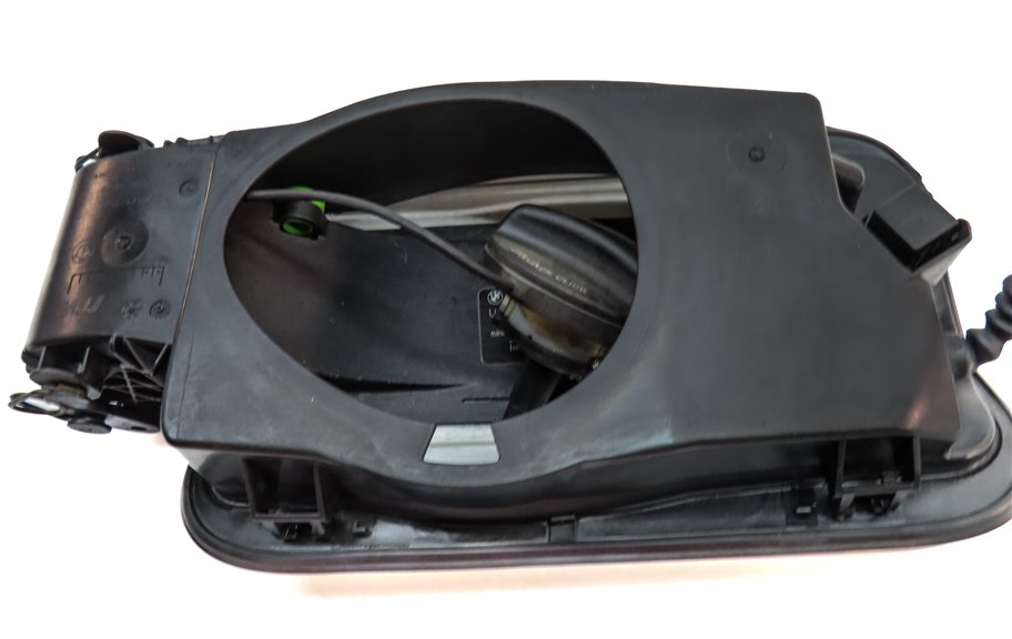 Thumbnail 11: 10-17 BMW 535iGT 550iGT (F07) REAR FUEL TANK DOOR COVER w/HOUSING  (White)