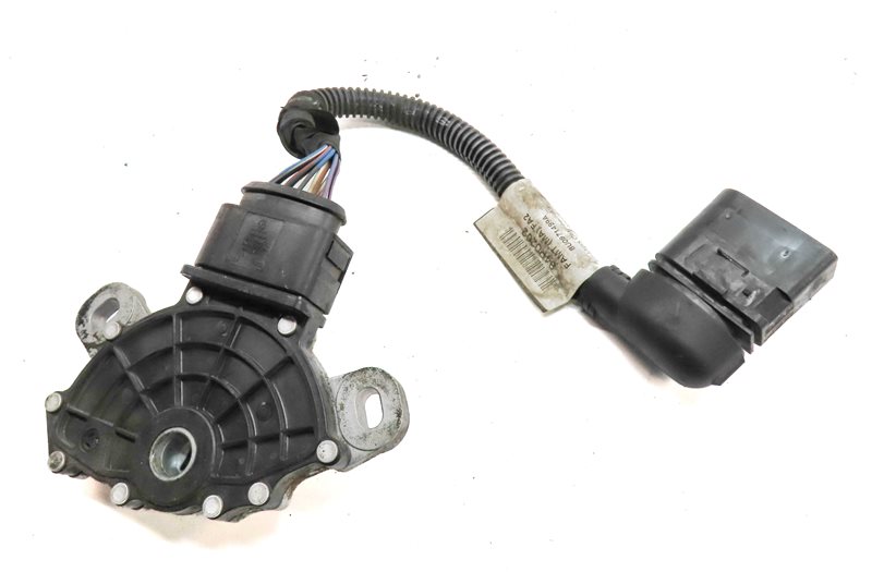 Thumbnail 5: 2015 AUDI Q3 (8U) 2.0L (CCTA) AUTOMATIC TRANSMISSION NEUTRAL SAFETY SWITCH