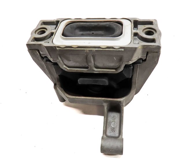 Thumbnail 4: 2015 AUDI Q3 (8U) 2.0L (CCTA) RIGHT PASSENGER ENGINE MOTOR SUPPORT MOUNT