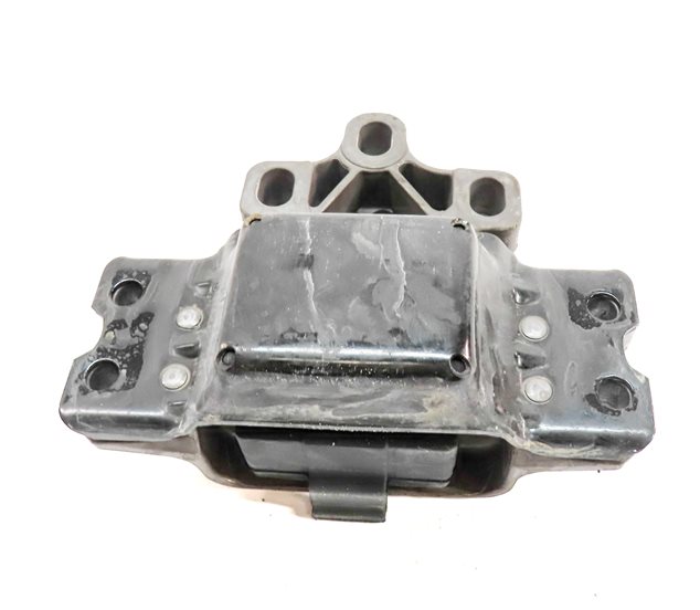 Thumbnail 5: 2015 AUDI Q3 (8U) 2.0L (CCTA) LEFT AUTOMATIC TRANSMISSION SUPPORT MOUNT