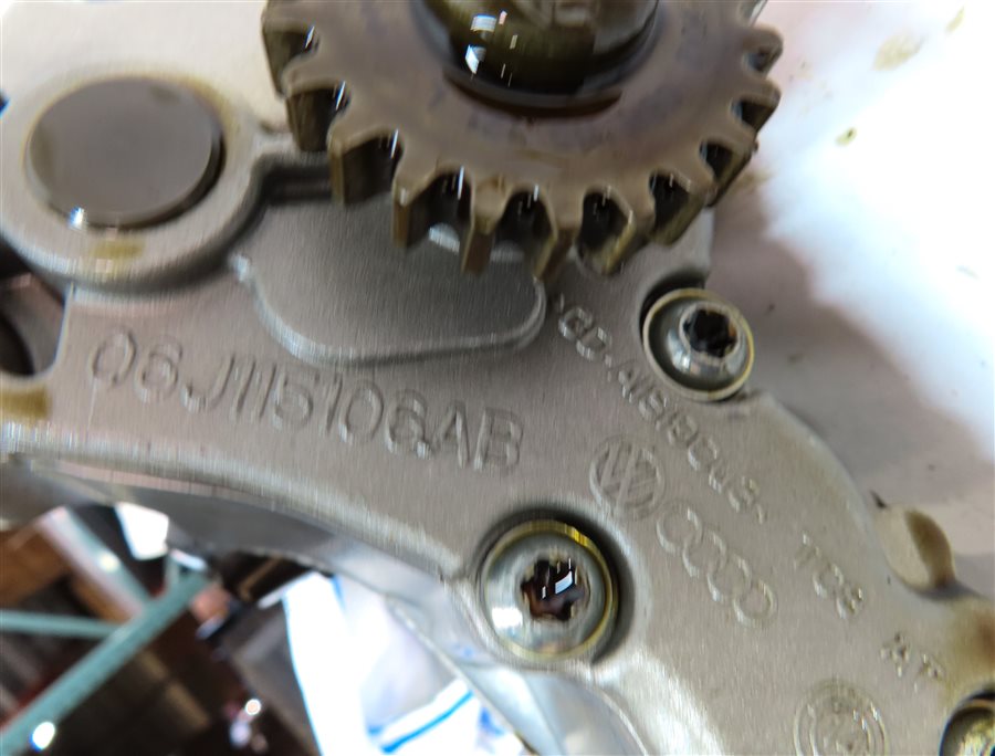 Thumbnail 8: 2015 AUDI Q3 (8U) 2.0L (CCTA) ENGINE MOTOR OIL FLUID PUMP w/ PICK UP TUBE