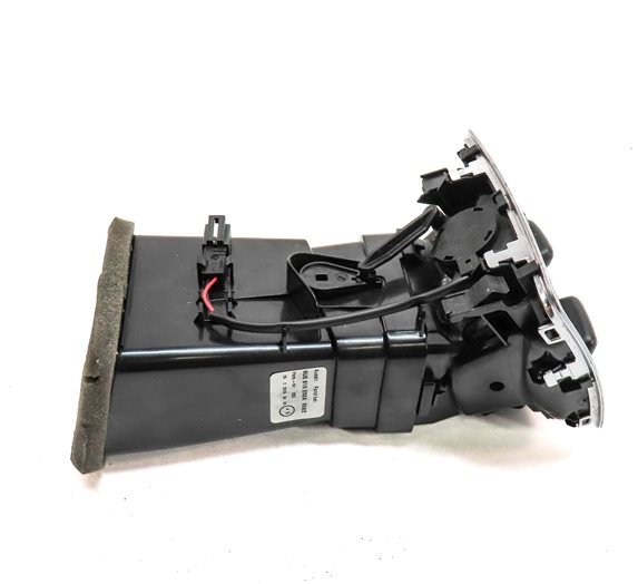 Thumbnail 3: 2015 AUDI Q3 (8U) REAR CENTER CONSOLE HEAT AIR AC HVAC DUAL VENT (Black)