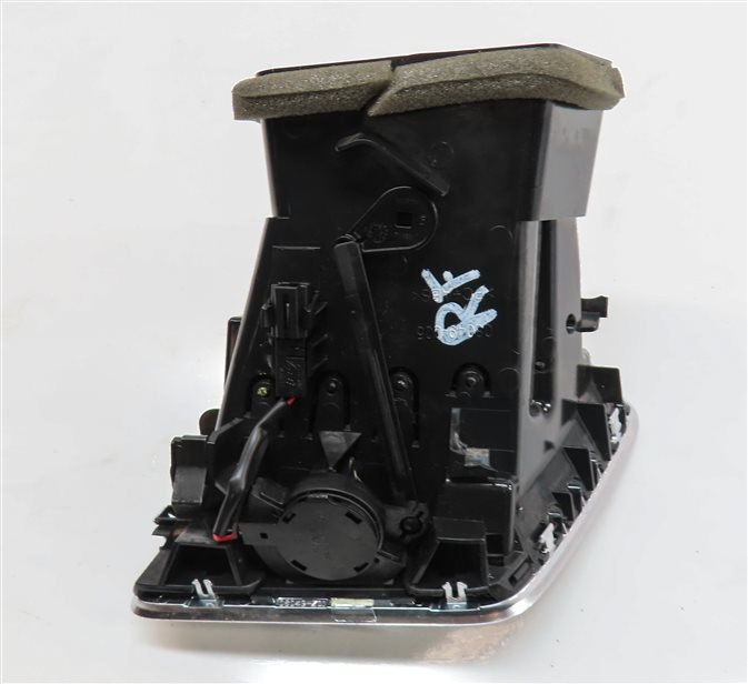 Thumbnail 5: 2015 AUDI Q3 (8U) FRONT RIGHT PASSENGER DASH HEAT AIR AC HVAC VENT (Black)