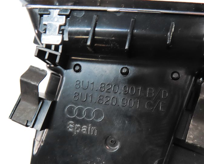 Thumbnail 6: 2015 AUDI Q3 (8U) FRONT LEFT DRIVER DASH HEAT AIR AC HVAC VENT (Black)