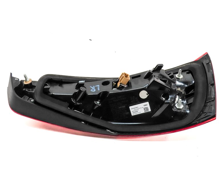 Thumbnail 5: 2015 AUDI Q3 (8U) REAR LEFT DRIVER TRUNK HATCH LED TAILLIGHT BRAKE LIGHT LAMP