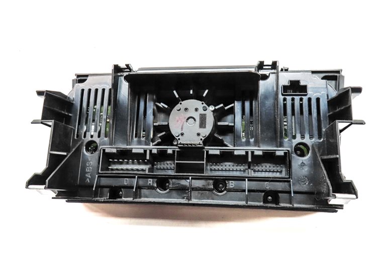 Thumbnail 7: 2015-2016 AUDI Q3 (8U) FRONT HEATER A/C TEMPERATURE CLIMATE CONTROL PANEL