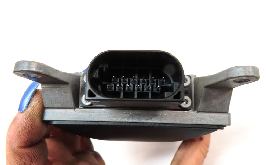 Thumbnail 6: 2015 AUDI Q3 (8U) REAR RIGHT DRIVER ASSIST BLIND SPOT RADAR SENSOR MODULE