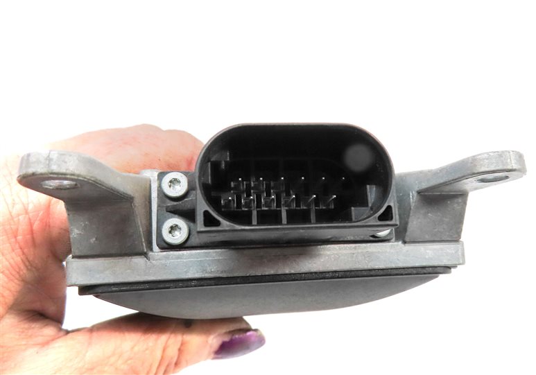 Thumbnail 6: 2015 AUDI Q3 (8U) REAR LEFT DRIVER ASSIST BLIND SPOT RADAR SENSOR MODULE