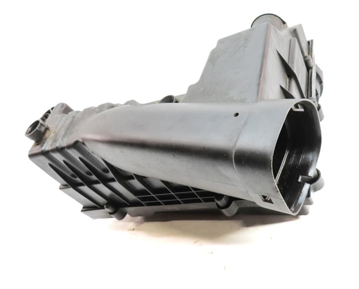 Thumbnail 3: 2015-2018 AUDI Q3 (8U) 2.0L ENGINE AIR FILTER HOUSING CLEANER BOX