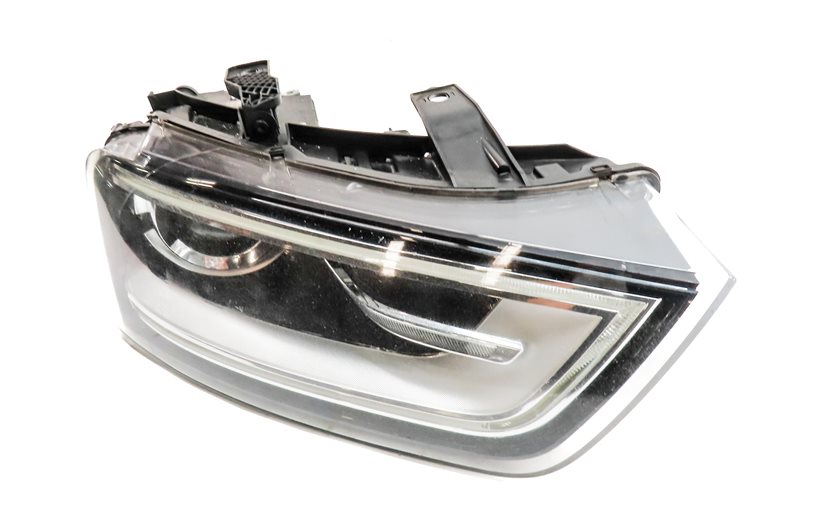 Thumbnail 1: 2015 AUDI Q3 (8U) FRONT RIGHT PASSENGER XENON HID HEADLIGHT LIGHT LAMP (NON AFS)