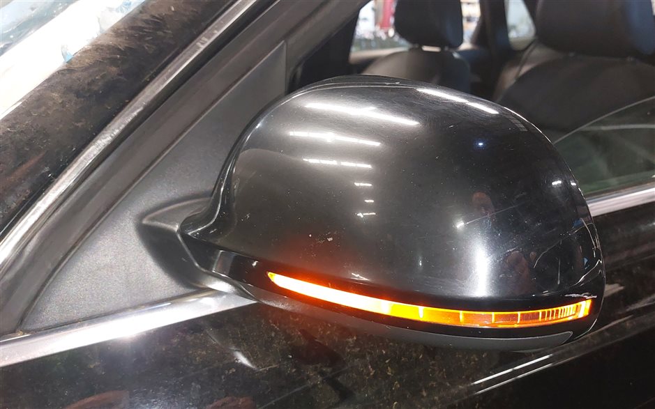 Thumbnail 2: 2015-2018 AUDI Q3 (8U) LEFT DRIVER HEATED LANE ASSIST DOOR MIRROR (Black)