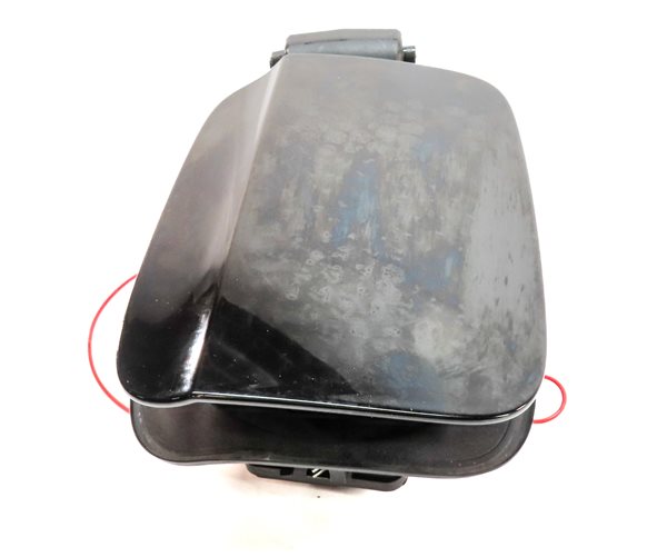 Thumbnail 5: 2015-2018 AUDI Q3 (8U) FUEL TANK DOOR LID TRIM w/ HOUSING & CAP (Black)