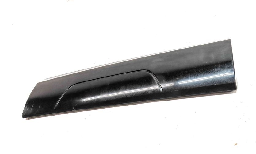 Thumbnail 2: 2015 AUDI Q3 (8U) REAR RIGHT LOWER DOOR MOULDING TRIM PANEL (Black)