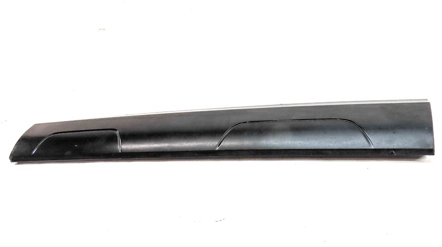 Thumbnail 2: 2015 AUDI Q3 SUV (8U) FRONT RIGHT PASSENGER LOWER DOOR TRIM MOULDING (Black)