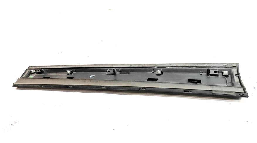 Thumbnail 6: 2015 AUDI Q3 SUV (8U) FRONT RIGHT PASSENGER LOWER DOOR TRIM MOULDING (Black)