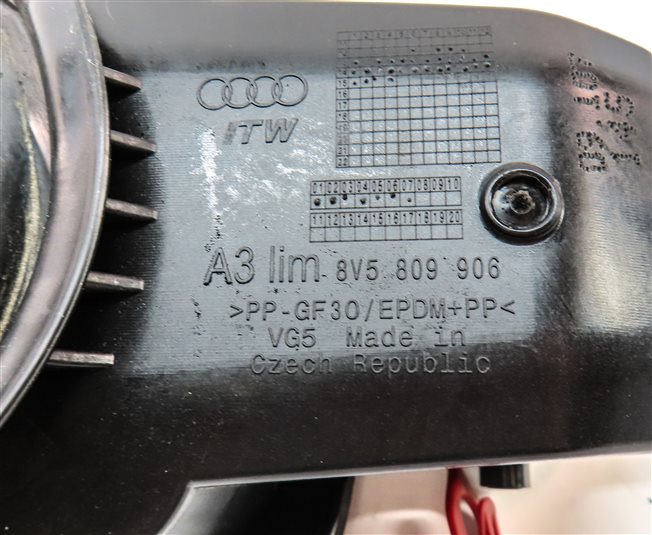 Thumbnail 10: 15-18 AUDI A3 S3 8V FUEL TANK FILLER GAS TANK DOOR FLAP COVER w/HOUSING (BLACK)