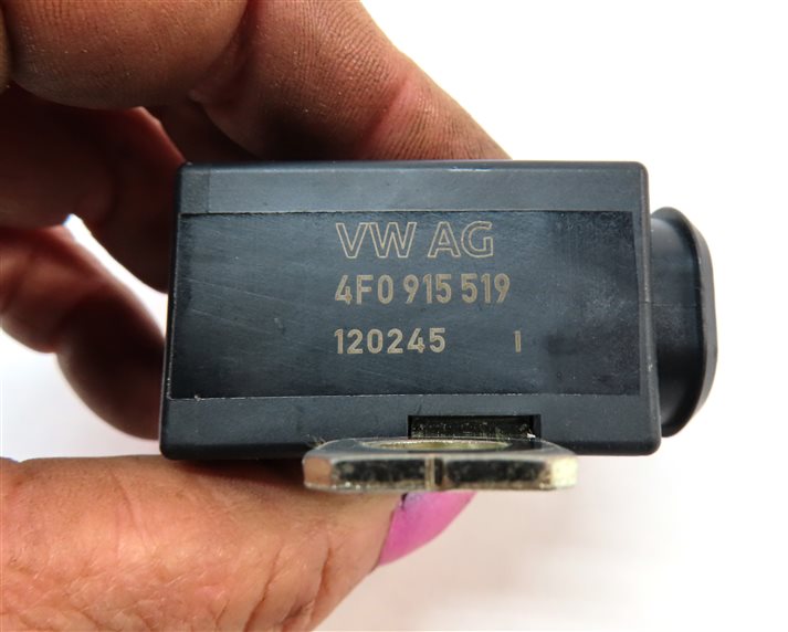 Thumbnail 5: 2013 AUDI A6 (C7 4G) 3.0L SUPER (CTUA) ENGINE BATTERY OVERLOAD PROTECTION SWITCH