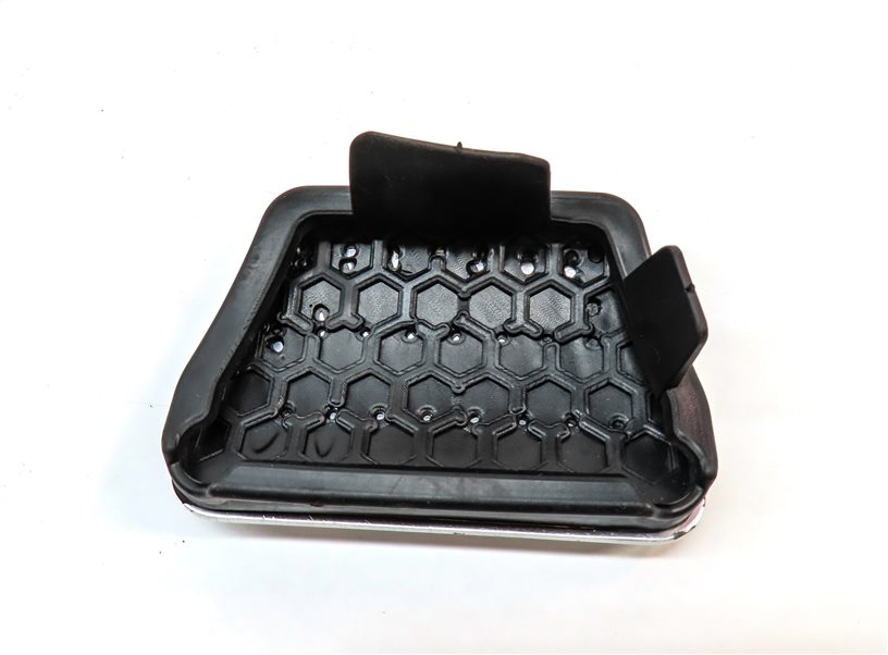 Thumbnail 5: 2017 BMW 330i 330E 3-SERIES (F30) GAS BRAKE DEAD FOOT ///M PEDAL TRIM COVER SET