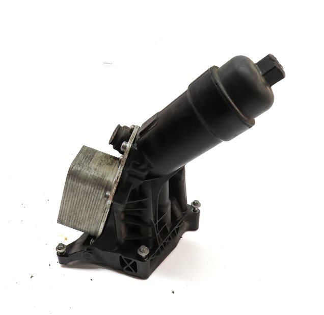 Thumbnail 4: 2017 BMW 330E HYBRID (F30) 2.0L B48 ENGINE OIL FILTER HOUSING & COOLER