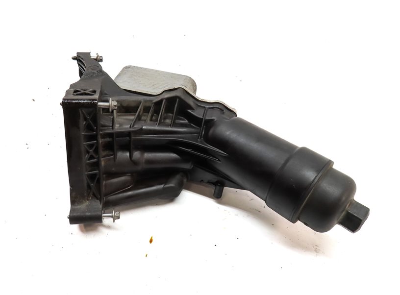 Thumbnail 7: 2017 BMW 330E HYBRID (F30) 2.0L B48 ENGINE OIL FILTER HOUSING & COOLER