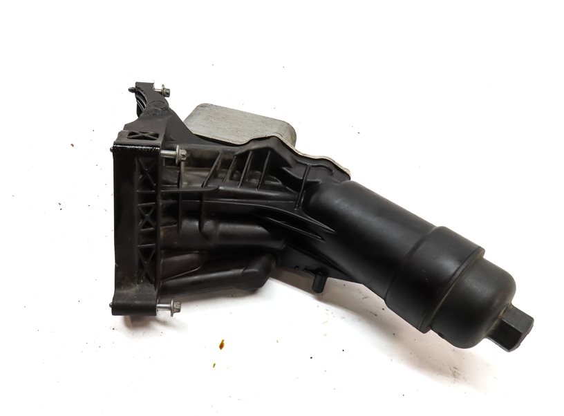 Thumbnail 8: 2017 BMW 330E HYBRID (F30) 2.0L B48 ENGINE OIL FILTER HOUSING & COOLER