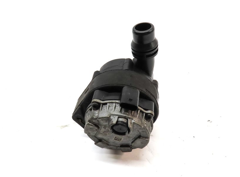 Thumbnail 5: 2016-2018 BMW 330E HYBRID (F30) 2.0L B48 RIGHT LOWER ELECTRIC COOLANT PUMP