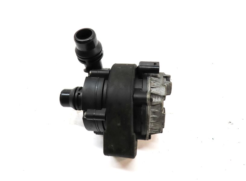 Thumbnail 6: 2016-2018 BMW 330E HYBRID (F30) 2.0L B48 RIGHT LOWER ELECTRIC COOLANT PUMP