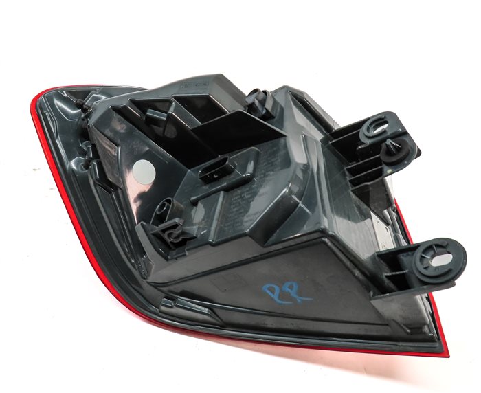 Thumbnail 6: 16-18 BMW 3-SERIES (F30) SEDAN REAR RIGHT OUTER LED TAILLIGHT BRAKE LIGHT LAMP