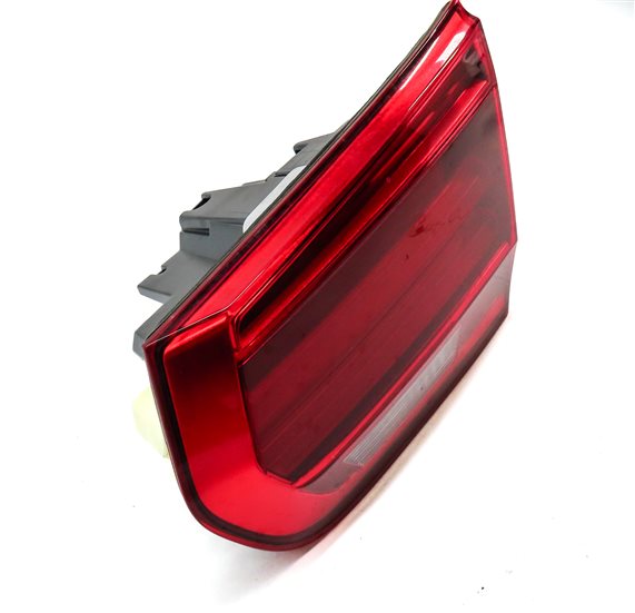 Thumbnail 8: 16-18 BMW 3-SERIES (F30) SEDAN REAR RIGHT INNER LED TAILLIGHT BRAKE LIGHT LAMP