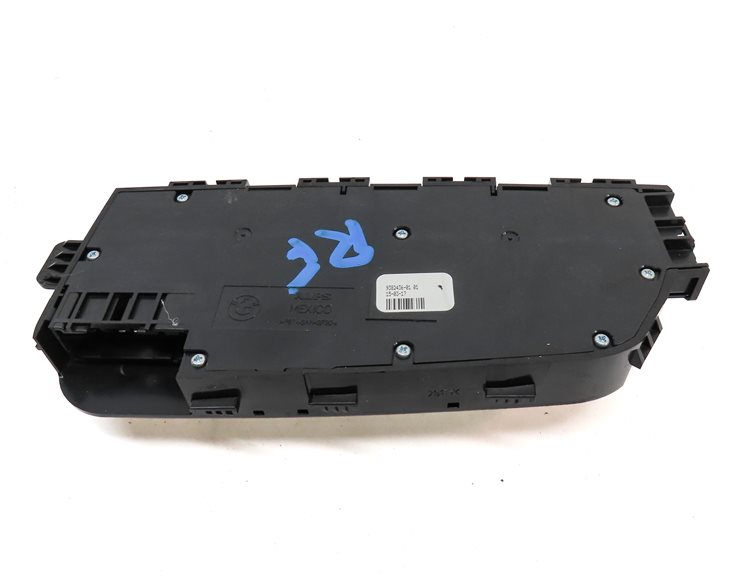 Thumbnail 7: 2017 BMW 330E (F30) FRONT RIGHT PASSENGER SEAT ADJUST ADJUSTMENT SWITCH BUTTON