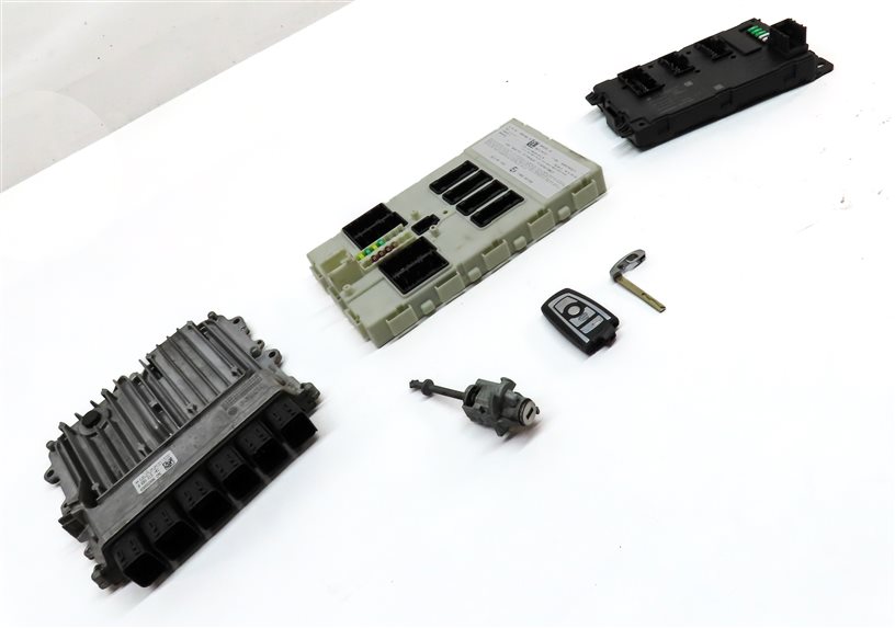 Thumbnail 3: 16-18 BMW 330E (F30) 2.0L B48 ENGINE BCM DME ECM ECU BODY CONTROL MODULE KEY SET