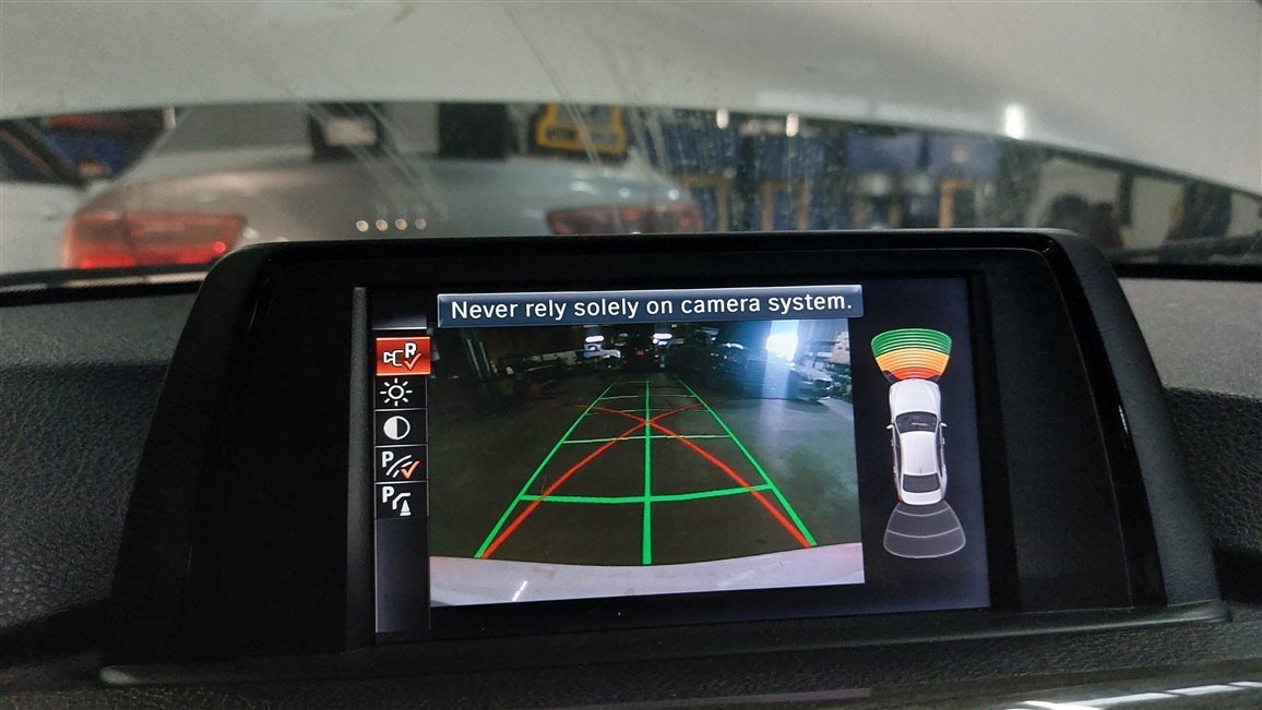 Thumbnail 2: 09-18 BMW 2 3 4 5 7 M5 X3 X5 X6 (F01 F07 F10 F15) REARVIEW CAMERA & TRUNK HANDLE