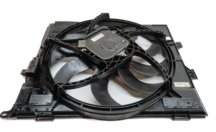 Thumbnail 6: 2017-2021 BMW 2 3 4 (F22 F30 F32 F33 F34) 2.0L ENGINE 600w RADIATOR COOLING FAN