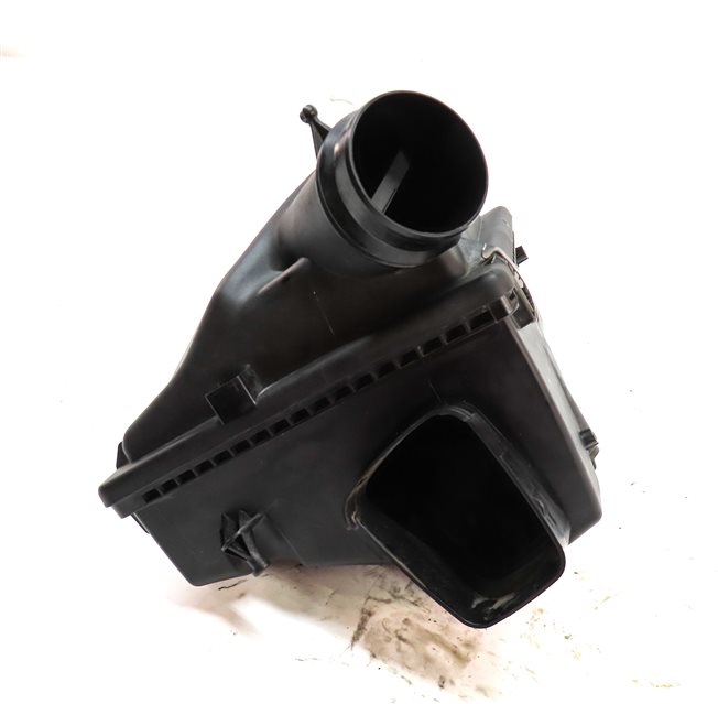 Thumbnail 2: 2016-2018 BMW 330E HYBRID (F30) 2.0L B48 AIR CLEANER AIR INTAKE FILTER BOX