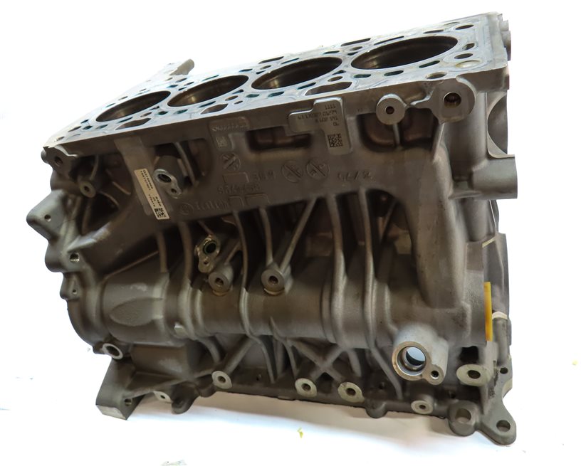 Thumbnail 2: 2017 BMW 330E HYBRID (F30) 2.0L B48B20A ENGINE BARE CYLINDER BLOCK