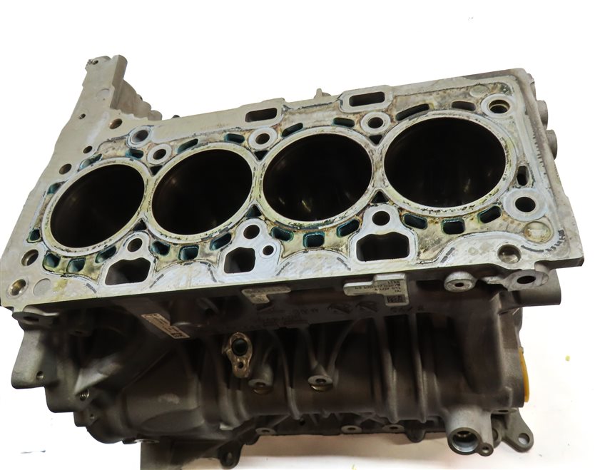 Thumbnail 4: 2017 BMW 330E HYBRID (F30) 2.0L B48B20A ENGINE BARE CYLINDER BLOCK