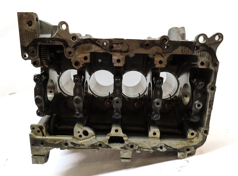 Thumbnail 6: 2017 BMW 330E HYBRID (F30) 2.0L B48B20A ENGINE BARE CYLINDER BLOCK