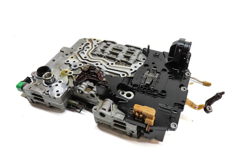Thumbnail 1: 2012 BMW 328i F30 2.0L N20 RWD 8HP45Z AUTOMATIC TRANSMISSION VALVE BODY 