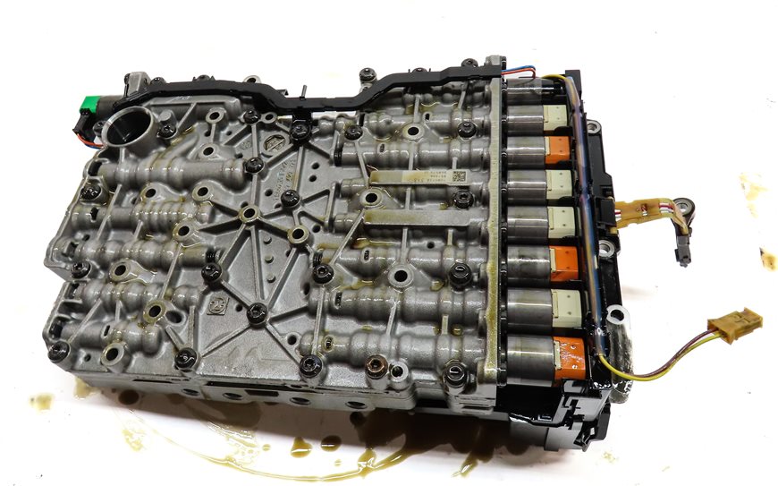 Thumbnail 4: 2012 BMW 328i F30 2.0L N20 RWD 8HP45Z AUTOMATIC TRANSMISSION VALVE BODY 