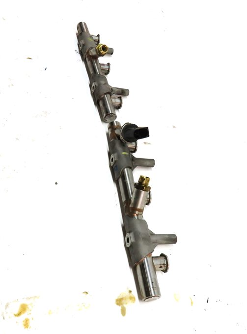Thumbnail 3: 16 AUDI A6 (C7) 3.0L SUPER (CREC) ENGINE MOTOR FUEL RAIL SET w/ PRESSURE SENSOR
