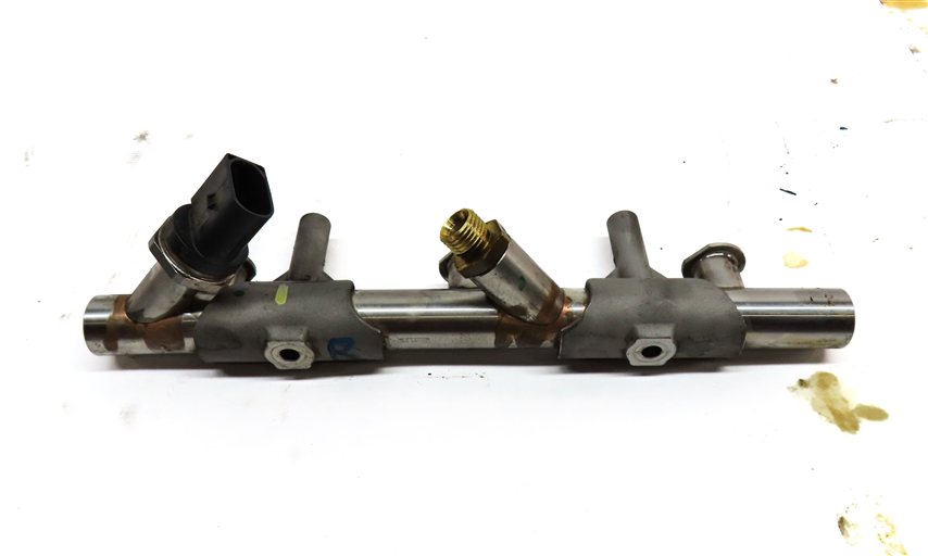 Thumbnail 7: 16 AUDI A6 (C7) 3.0L SUPER (CREC) ENGINE MOTOR FUEL RAIL SET w/ PRESSURE SENSOR