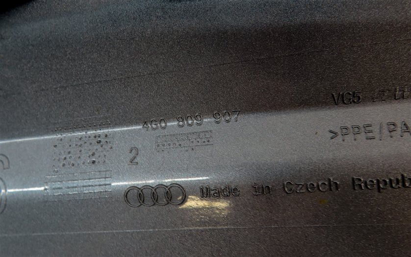 Thumbnail 8: 2012-2018 AUDI A6 S6 (C7) FUEL GAS TANK DOOR LID COVER TRIM (Gray)